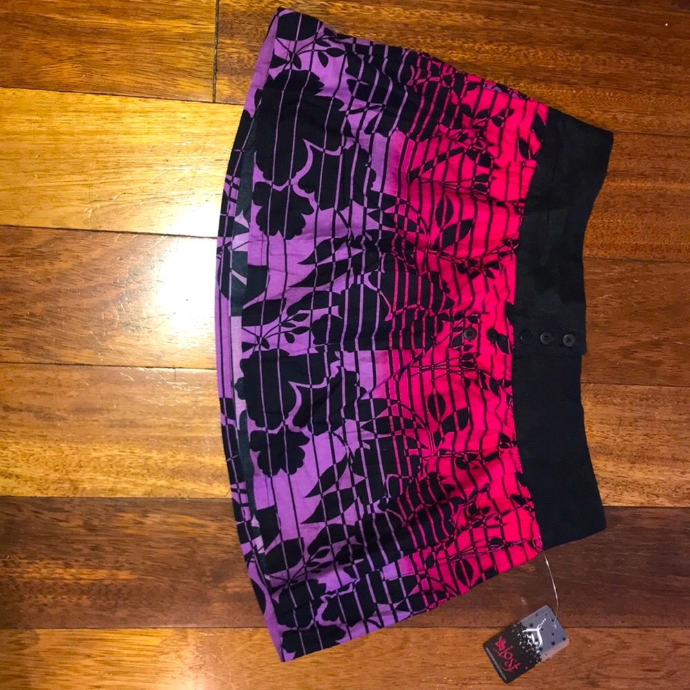 Lost mini skirt sz L nwt